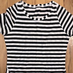 🤍LULULEMON striped tee